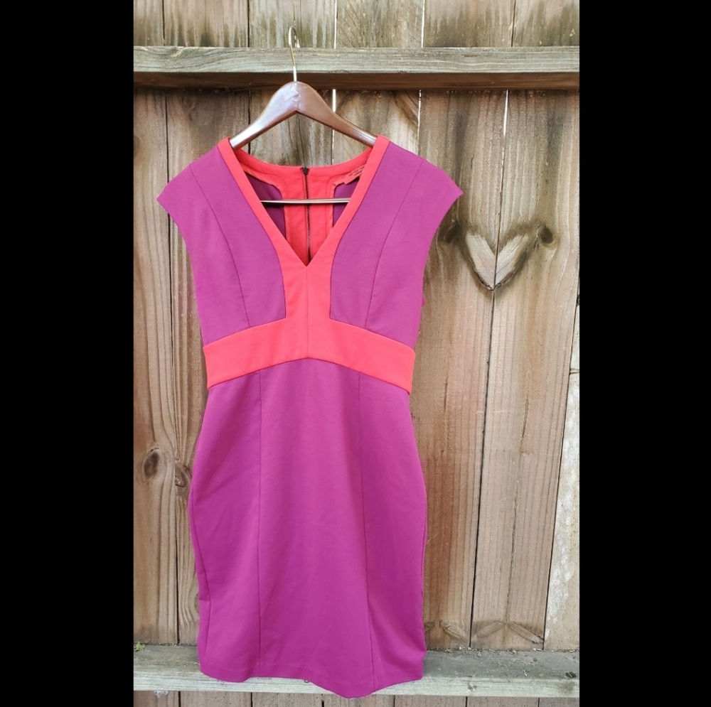 Narciso Rodriguez Sheath V-neck dress, Size Medium